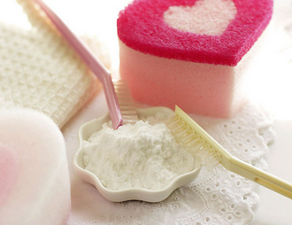 8 Beauty Uses for Baking Soda